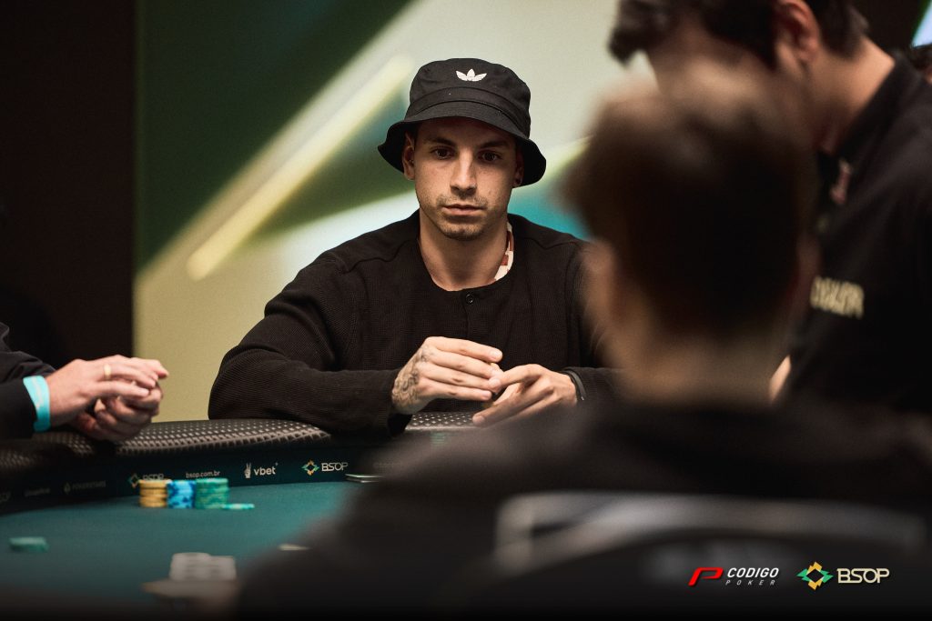 Julian Yebra sigue liderando a la Armada en el BSOP Championship