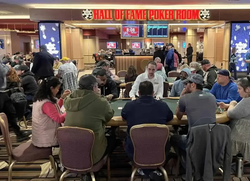 Сыграли бы вы более 100 часов в кэш за место в WSOP?