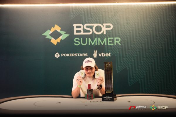 Alisson Piekazewicz остался с High Roller Championship