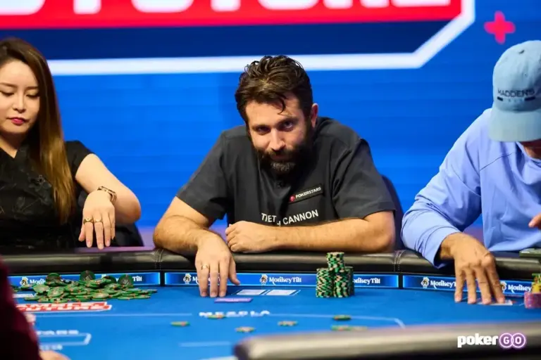 Joe Stapleton se despide de PokerStars tras 15 años de micrófono y humor