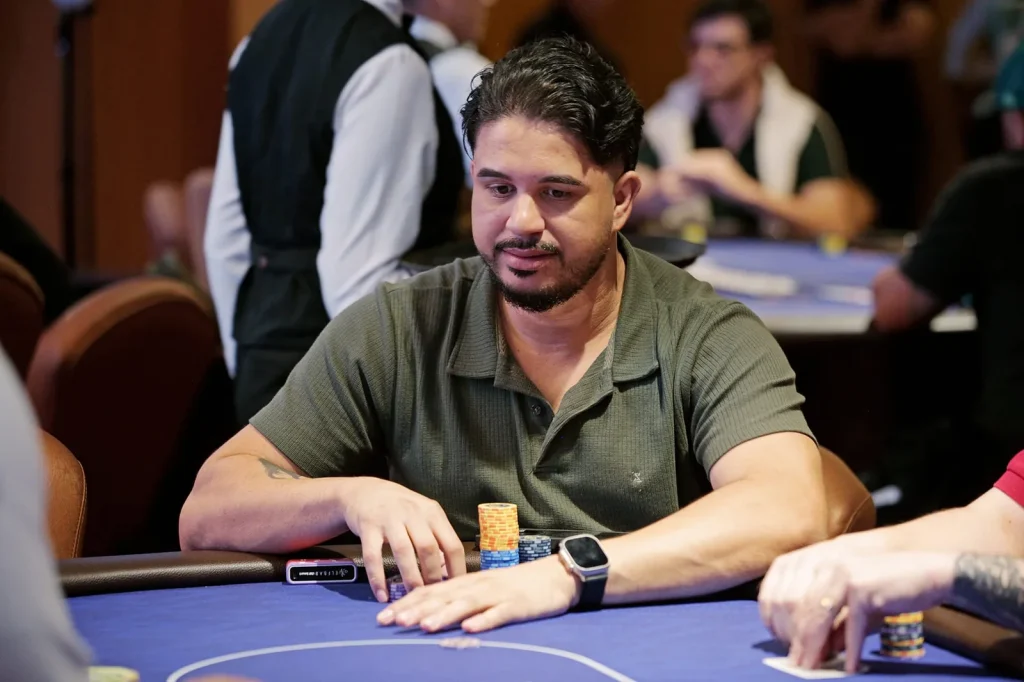 Элтон Ричард лидирует в первый день Главного события Sigma Poker Tour в Сан-Паулу