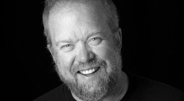 Falleció Don Schlitz, creador de uno de los himnos musicales del poker