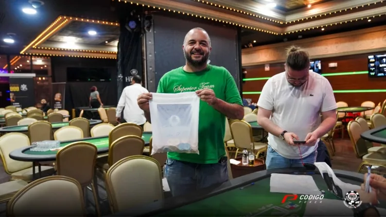 Steven Thompson был лучшим в День 1B Главного События - CodigoPoker