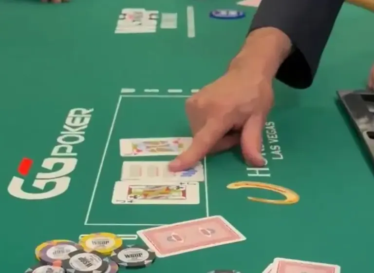 La WSOP 2026 comenzó con un flop que tenía una carta «fantasma”