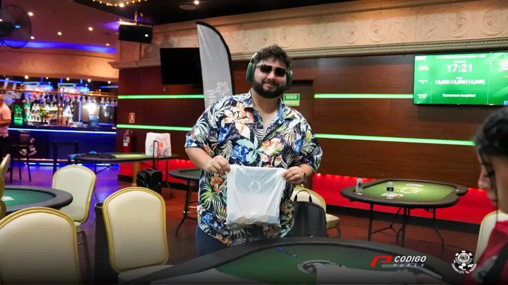 Manuel Torrazza Wsop Panama Day9 Chipleader1E 2