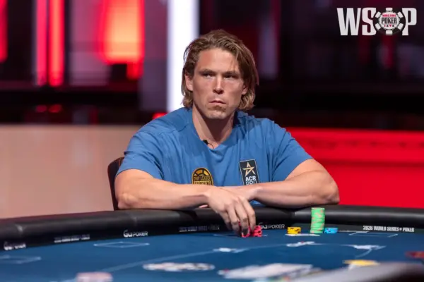 Алекс Фоксен возглавляет полуфиналы чемпионата US$25K Heads-Up - CodigoPoker