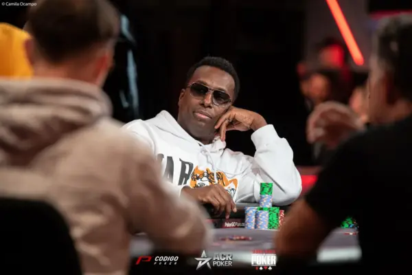 Maurice Hawkins празднует, пока его банкротство вызывает разногласия - CodigoPoker
