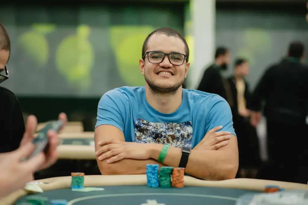 Carlos Serrano lideró el Día 2 del BSOP Championship y pelea con Andrade y Romero