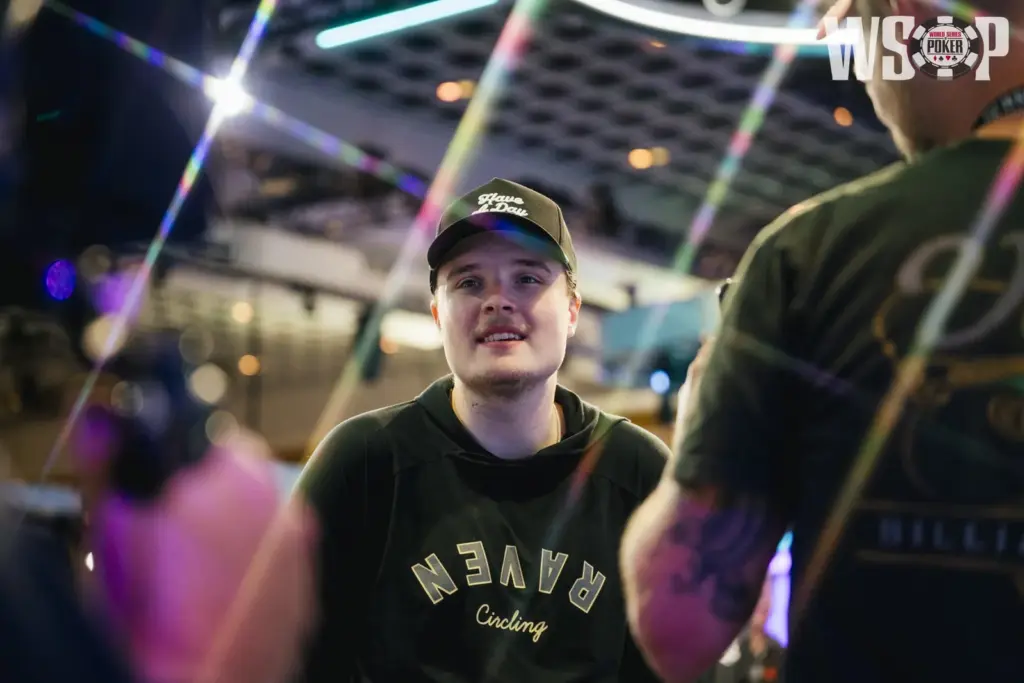 Статистика, которая делает Лукаса Джумалона непобедимым на финальном столе WSOP