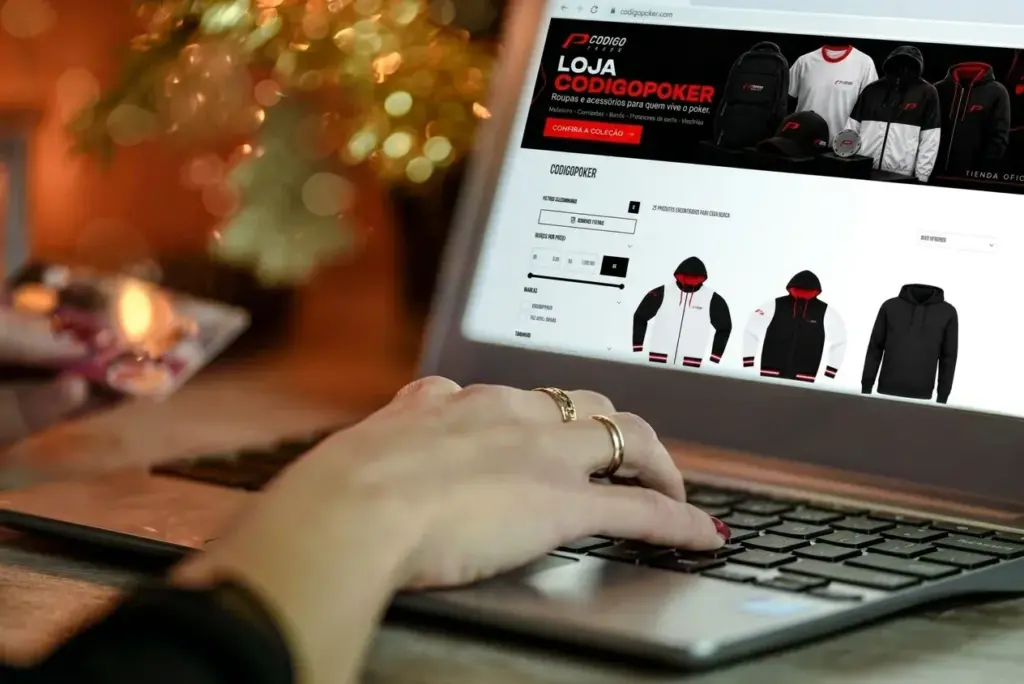 Playeras de poker, sudaderas y gorras: Conoce los diseños exclusivos de CodigoPoker