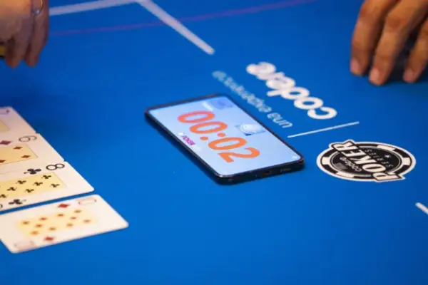 Столлинг под микроскопом: почему покеру нужно ускорить игру? - CodigoPoker