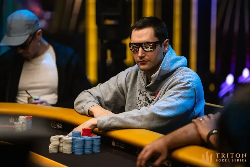 Binder manda en el Main Event del Triton Jeju tras una mala jornada para Papo MC Lococo